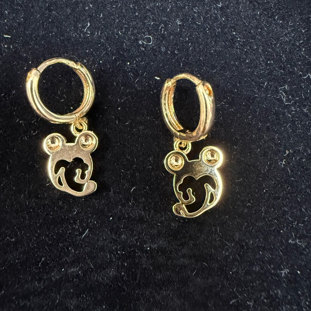 Pretty Bird Gold Earrings